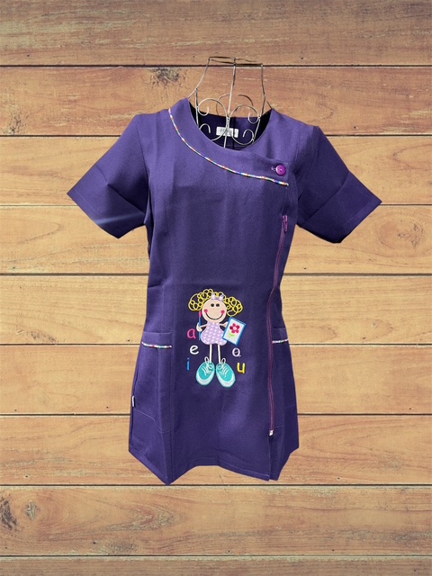 delantal-morado-muñeca